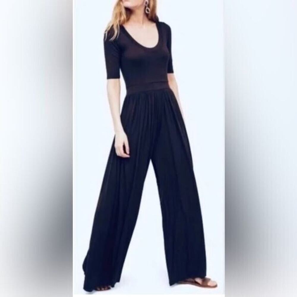 new Free People Black Ultra Wide Leg Rosebowl Jumpsuit Size XS 1 pc round neck